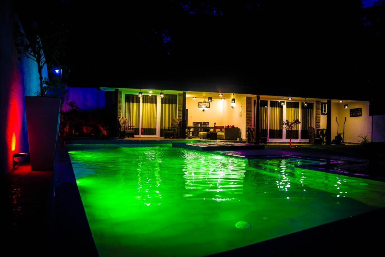 Villa Kandy Exterior photo
